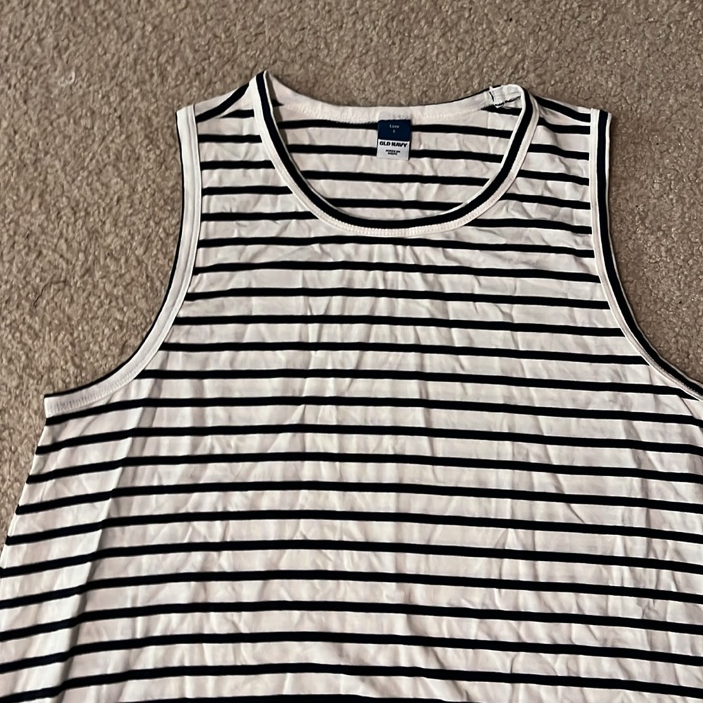 Old Navy Top - Picture 3 of 3